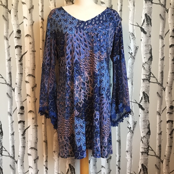 Westport Dresses & Skirts - Westport 1962 Blue Peacoc Print Bell Sleeves